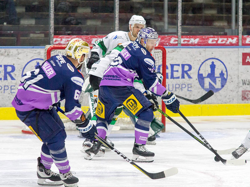 Hockey fights Cancer